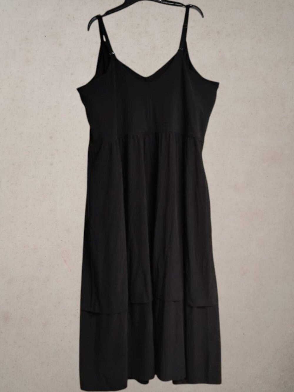 Athleta Elation V-Neck Hybrid Mixed Media Black Midi Dress 2X - Picture 4 of 5